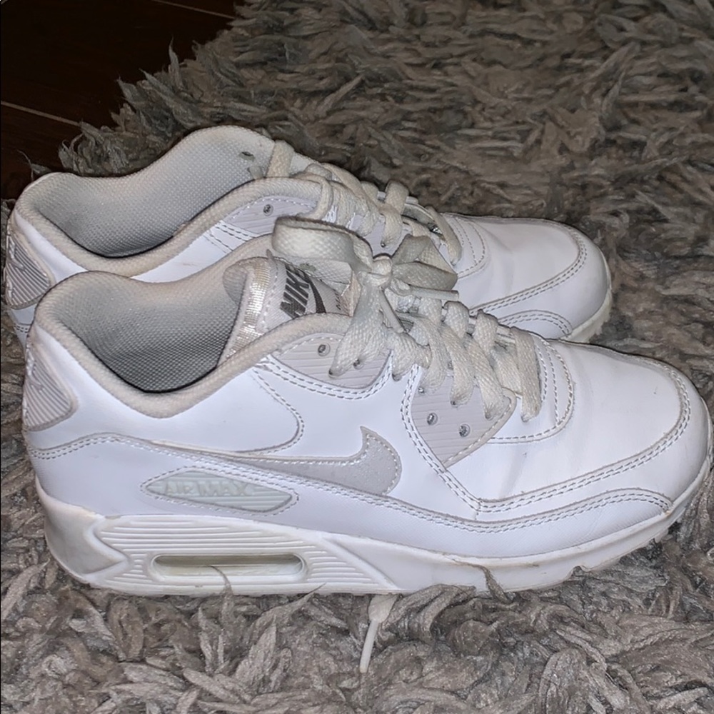 White Nike Air Max’s